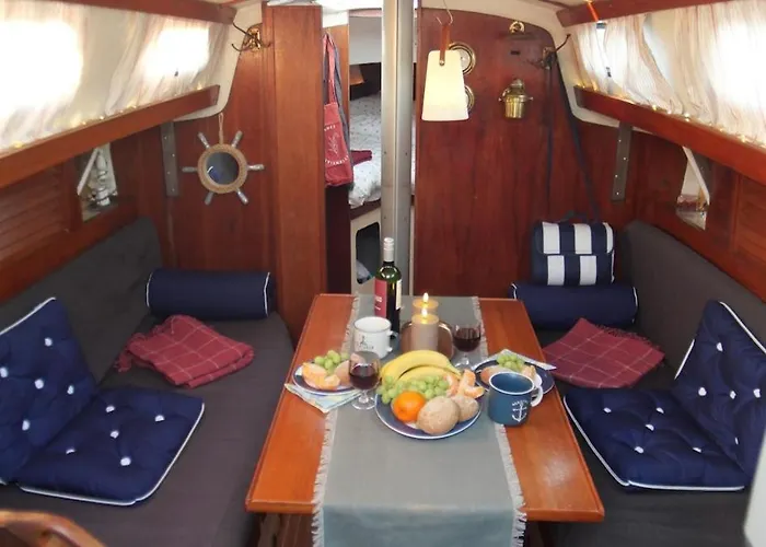 On A Sailboat In Harbour Ботель *